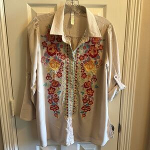 Giddy Up Glamour Embroidered Floral Blouse Top Shirt‎ Small Roll Tab Sleeve
